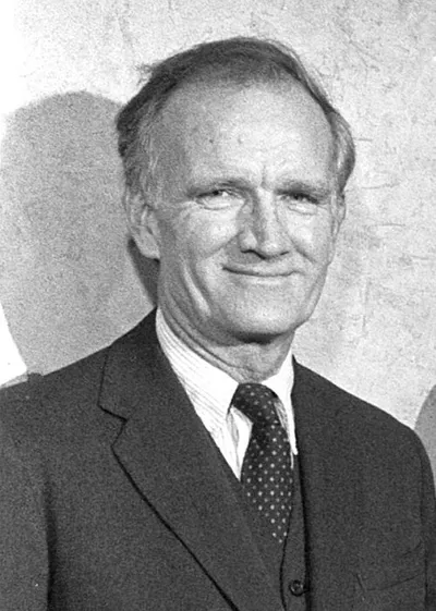 Portrait of Val Logsdon Fitch